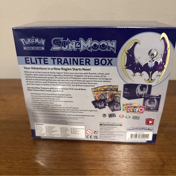 Pokemon Sun & Moon Elite Trainer Box - Picture 2 of 2